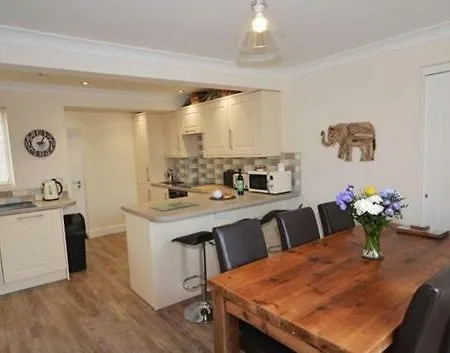 Holiday home 2 Fernleigh